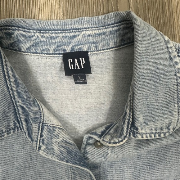 Gap Denim Short Sleeve Button Down Cropped Shirt - SIZE L Light Wash Lightweight - Picture 5 of 6